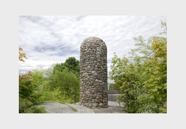 Abigail-Adams-Cairn-Liz-Feitelberg-1